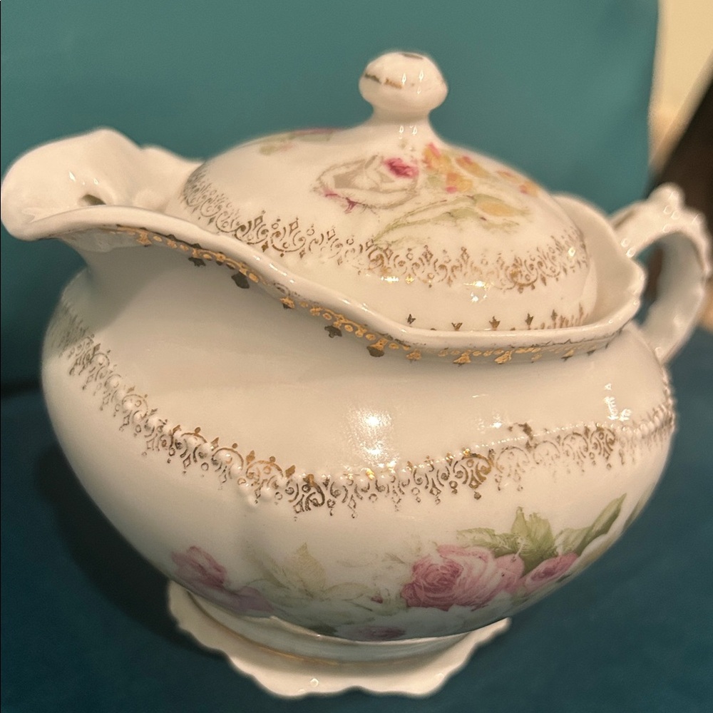 Vintage Royal Austria O&EG CREAMER hand painted Roses Floral Gold Trim - Picture 2 of 5